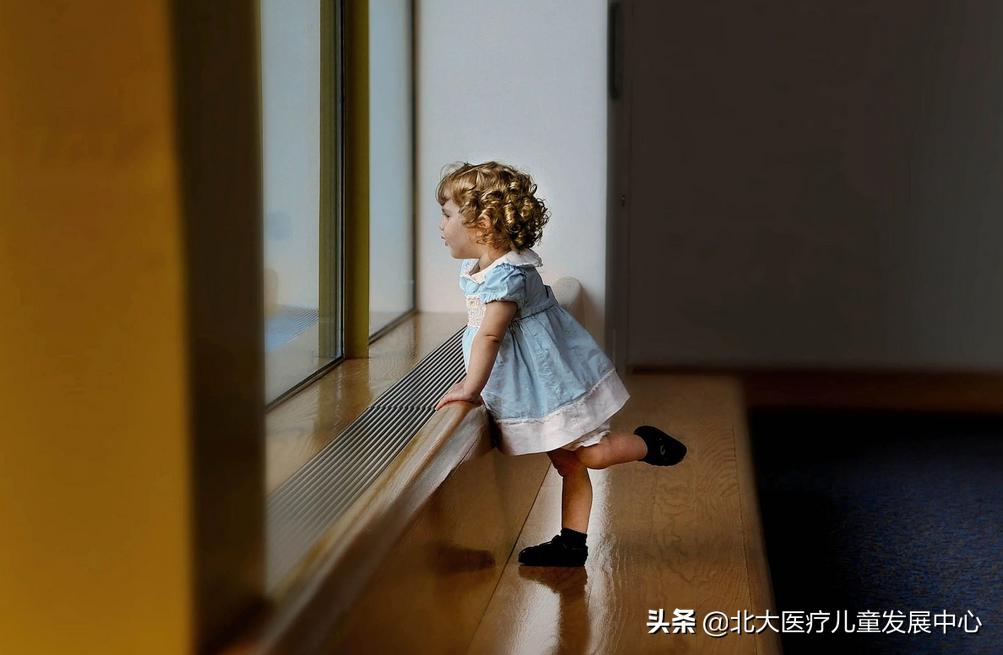 孩子眼神不与人对视就是自闭症吗,3岁轻微自闭症孩子说话视频