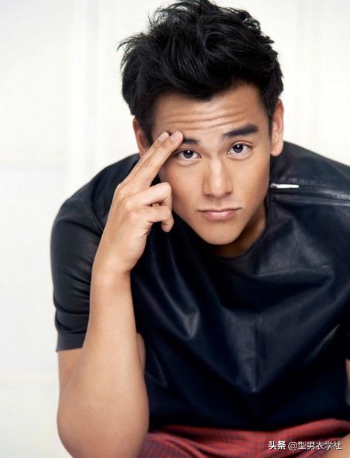 男生头发烫了之后什么发型合适,男生发型偏左还是右合适