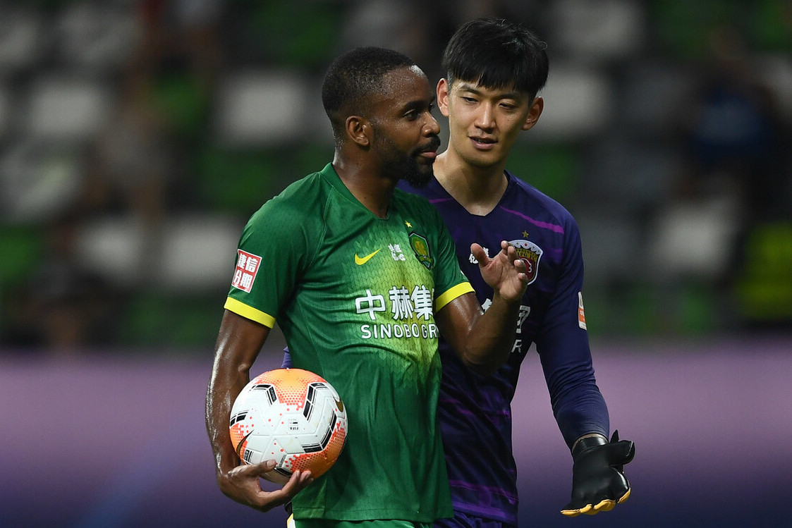 韩国名哨var马宁再次抢镜,李欣董路解说上港