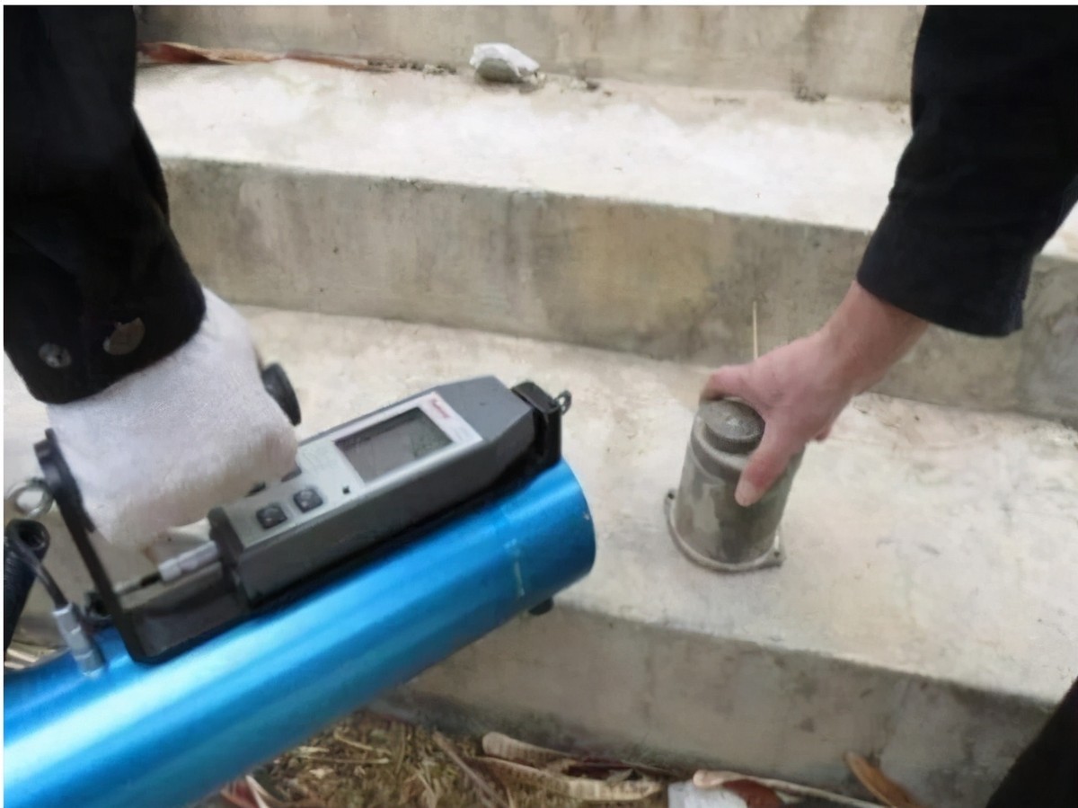 1992年山西工人捡到发光圆柱,1992年山西一工人捡到一根金属棒