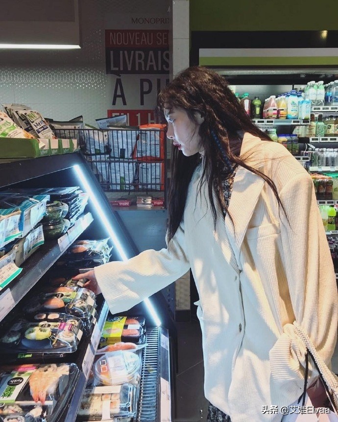 金泫雅私下穿搭 (金泫雅在综艺跳im not cool野马舞)