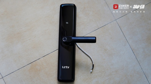 家门反锁怎么打开,怎么选择智能门锁乐视门锁