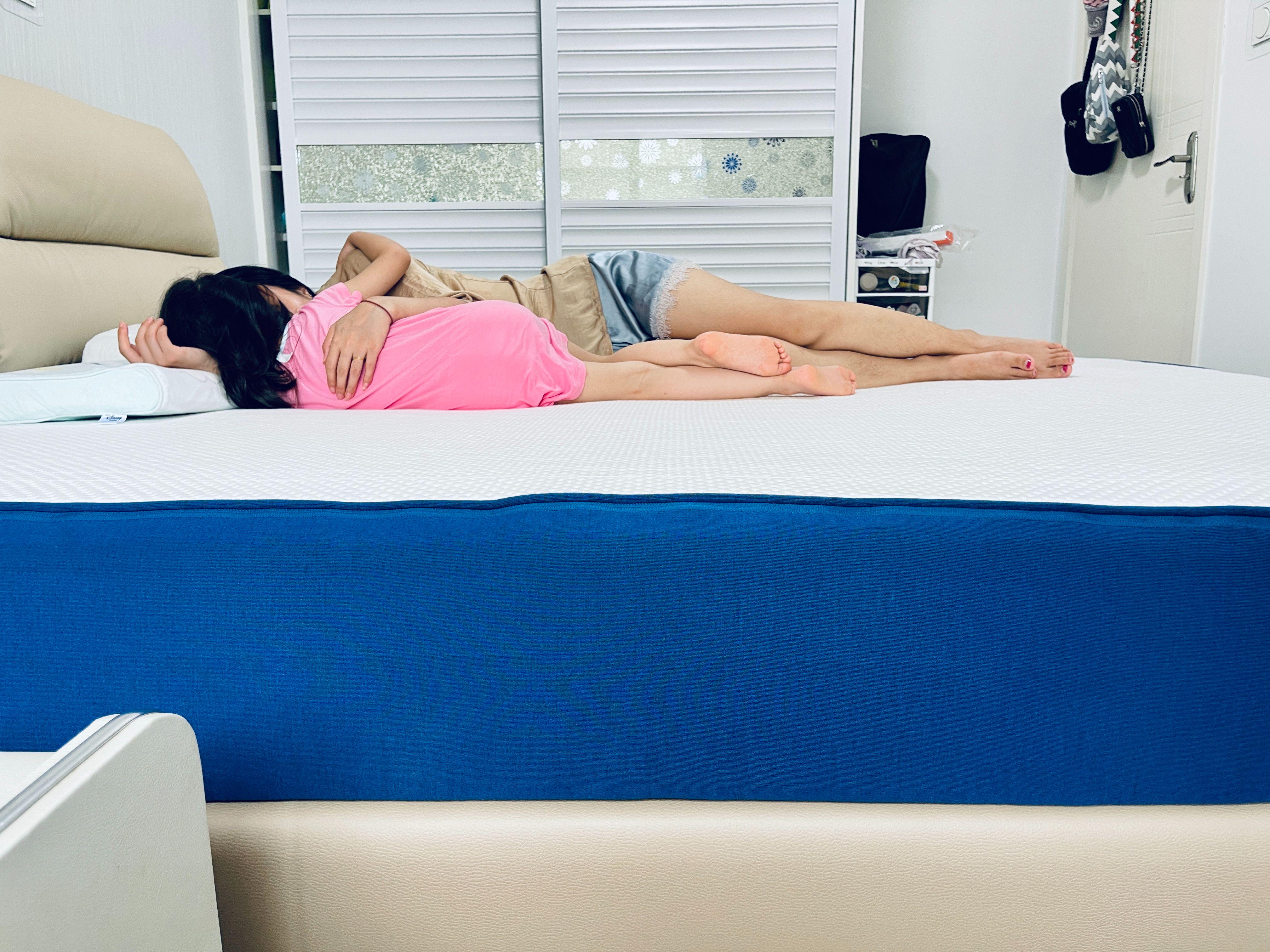 床垫的水渍怎么搞的,床垫的水很深