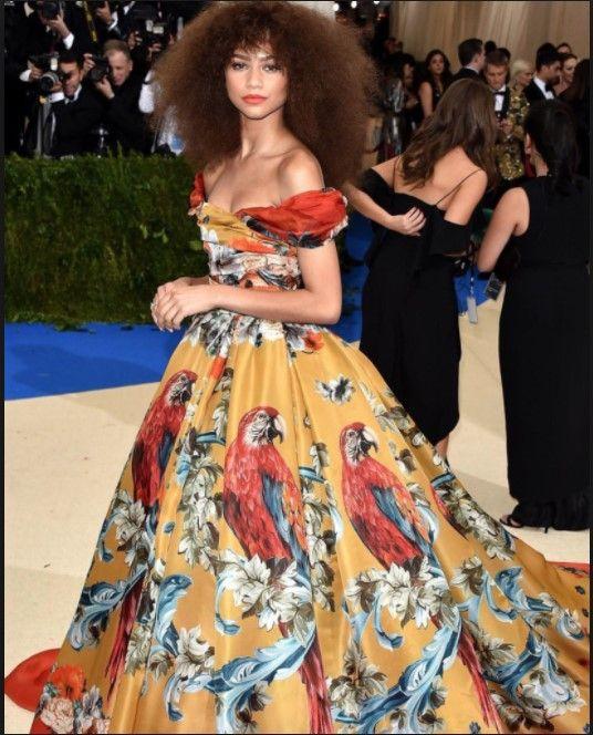 明星红毯那些奇葩礼服,盘点女明星的那些奇葩的衣服