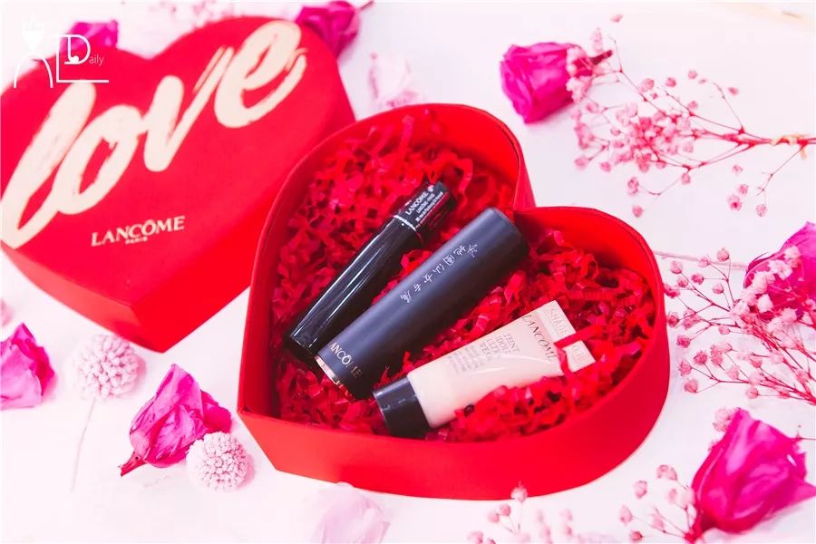 兰蔻圣诞礼包口红,兰蔻暴力熊口红