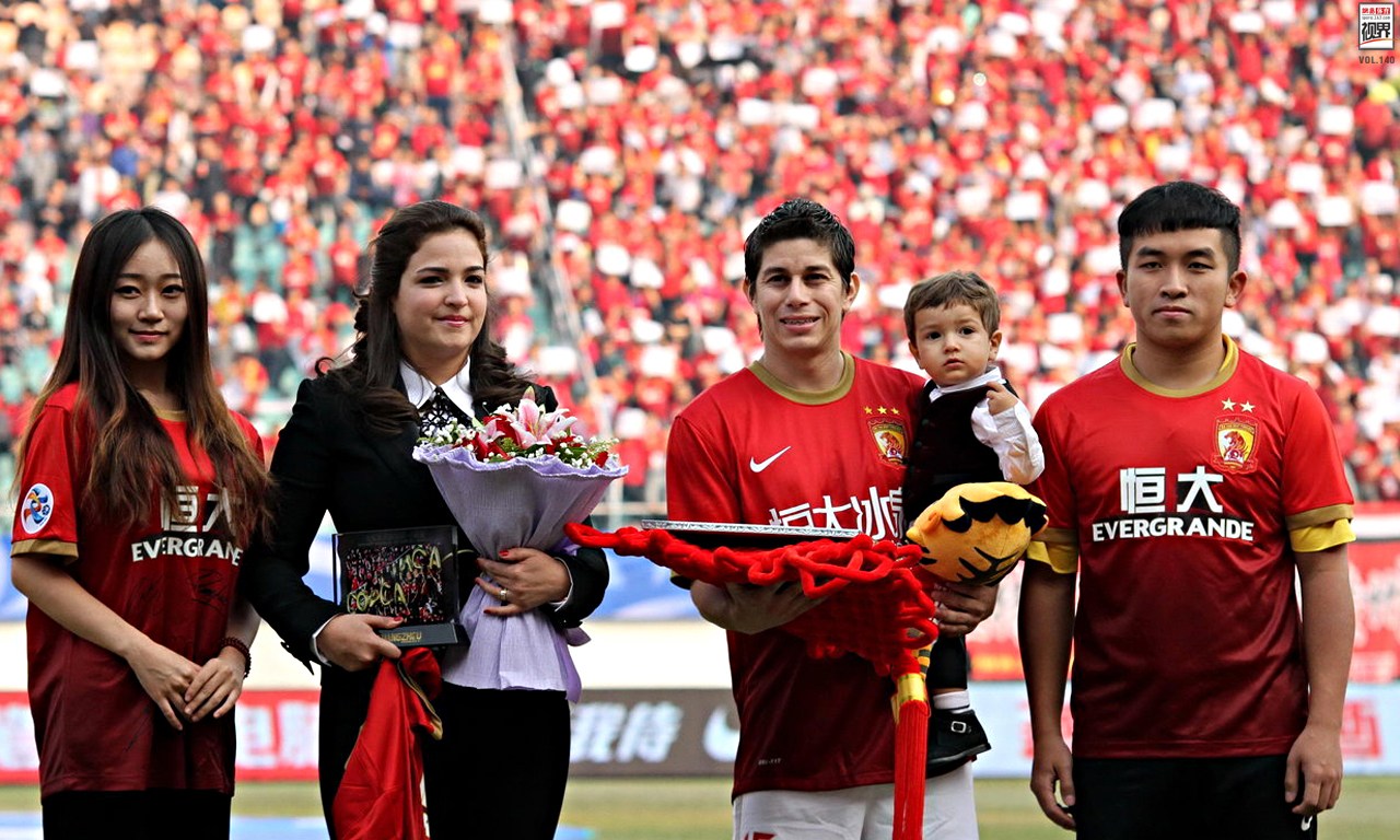 恒大离队申花球员,天体之王孔卡在恒大进了多少个球