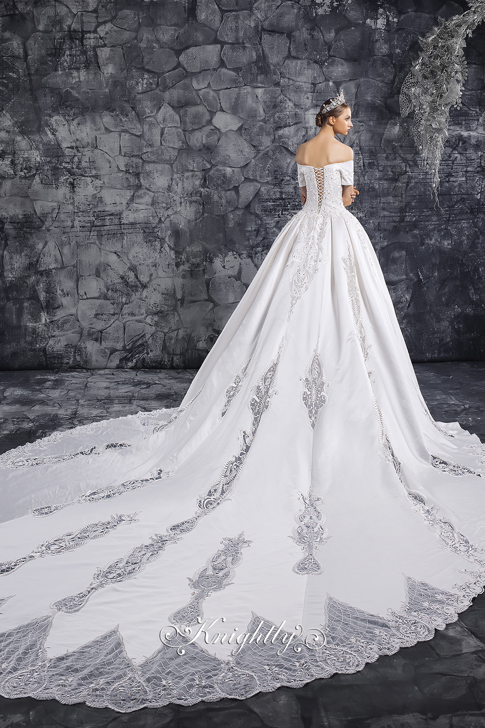 教你婚纱简单处理技巧,婚礼用过的婚纱怎么处理