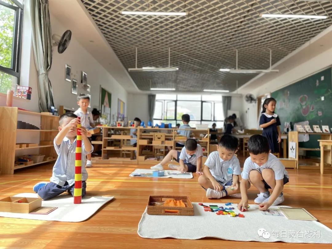 蒙台梭利怎么和儿童沟通,蒙特梭利对孩子犯错怎么批评