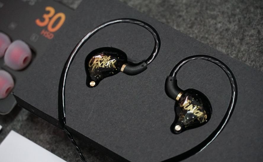 毒刺耳机200块,毒刺耳机200元