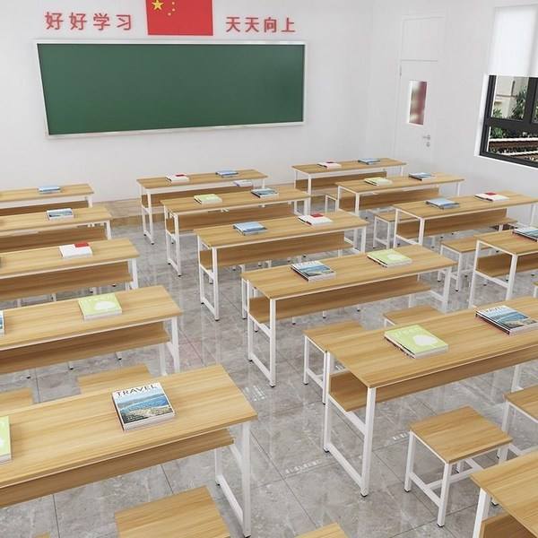 学校频繁的换班主任怎么办,换了班主任孩子该不该调班