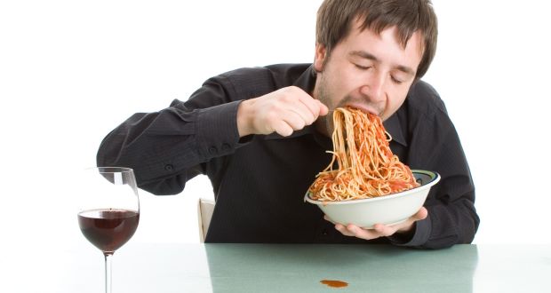 饭后肚子胀气怎么缓解腹胀,吃完饭肚子老是腹胀是严重的病吗