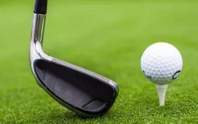 高尔夫的热身动作,高尔夫比赛前如何试场