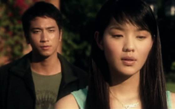 曾患贝尔氏麻痹症如今乐做幸福妈妈与家人一起庆祝四十岁生日