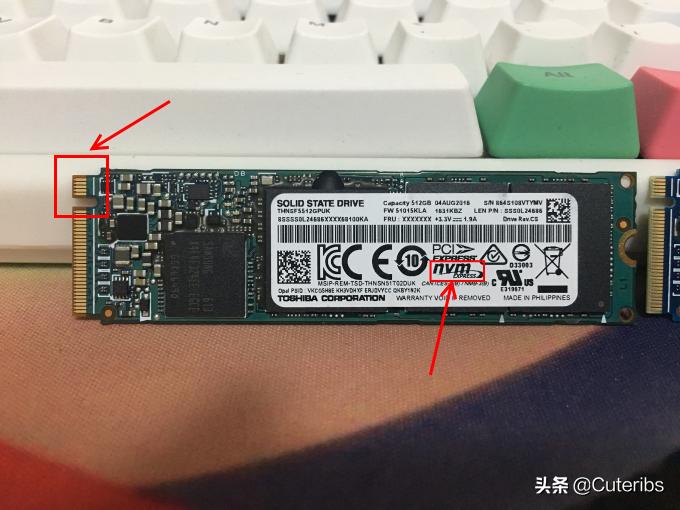 绿联nvme硬盘盒,绿联轻巧款nvme硬盘盒区别