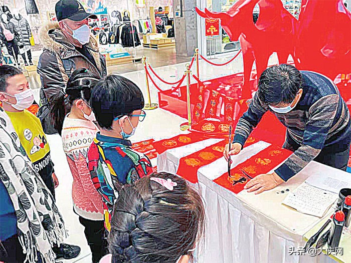 就地过年增添别样的年俗,就地过年经济