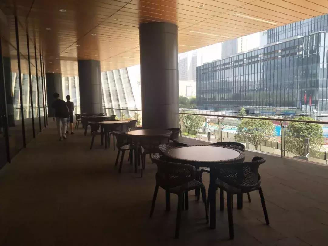 言几又书店西安迈科店,言几又迈科中心旗舰店