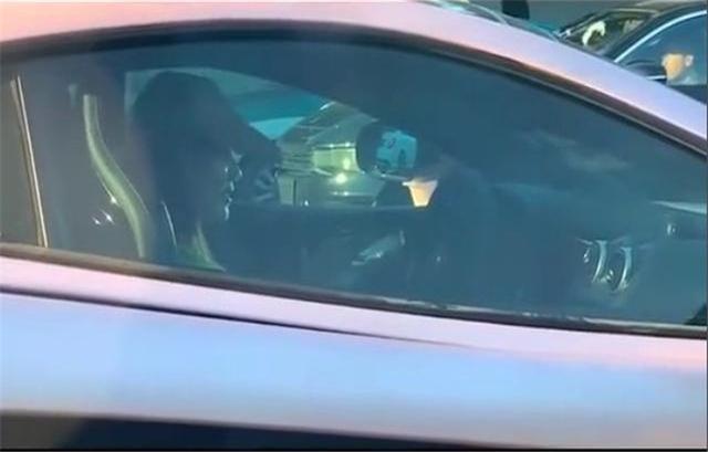 周扬青哭了现场,周扬青翻车