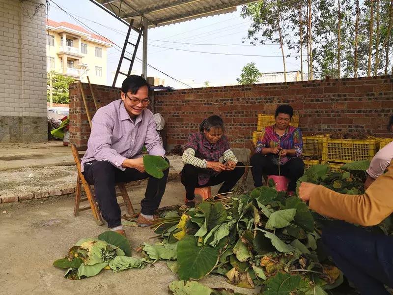 广西小伙年薪百万改行回乡养猪,农村小伙放弃高薪回农村养鸡