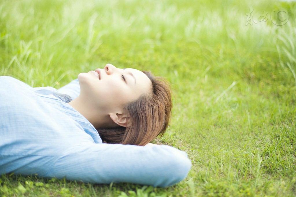 小说深更半夜,深更半夜睡梦中惊醒又很害怕