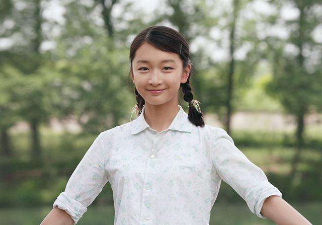 周冬雨：出道即巅峰，成最年轻双料影后，背后却离不开这两个男人