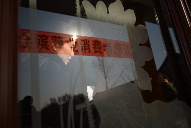 天津美女卖萝卜月入15万,90后豆腐西施月入过万