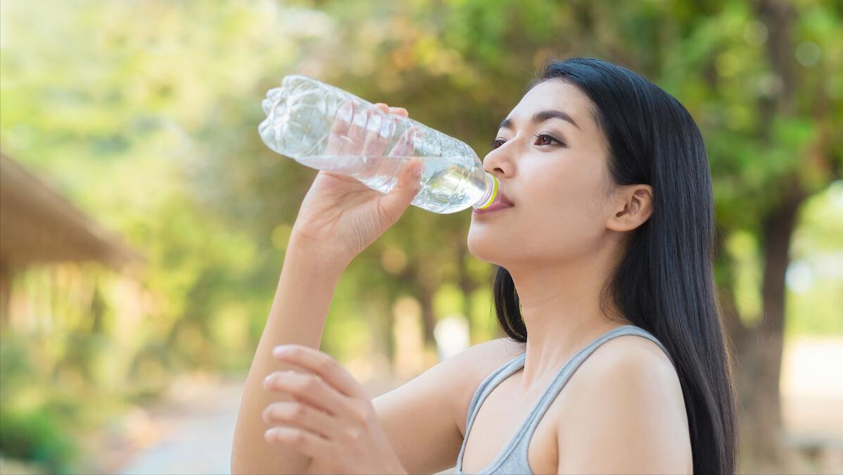 导致尿黄的各种原因,解小便感到小便烫是什么原因