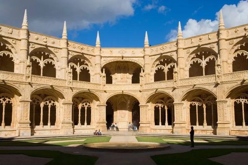 当你去旅行的时候,当你旅行的时候你在看什么