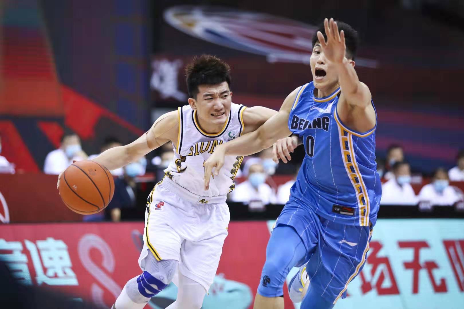 范志毅吐槽周琦,周琦郭艾伦回应范志毅