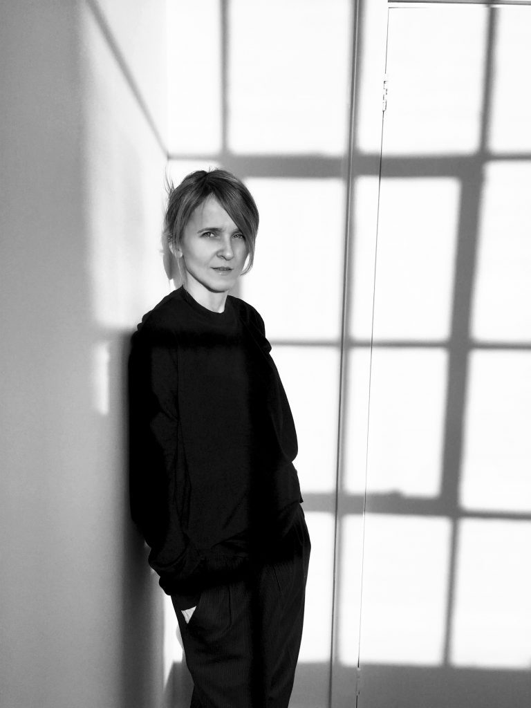 PORTS宝姿女装有何魅力，让江疏影、秦岚、何穗等女星纷纷上身？