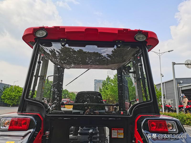 水旱两用704拖拉机,东方红lw2304型轮式拖拉机