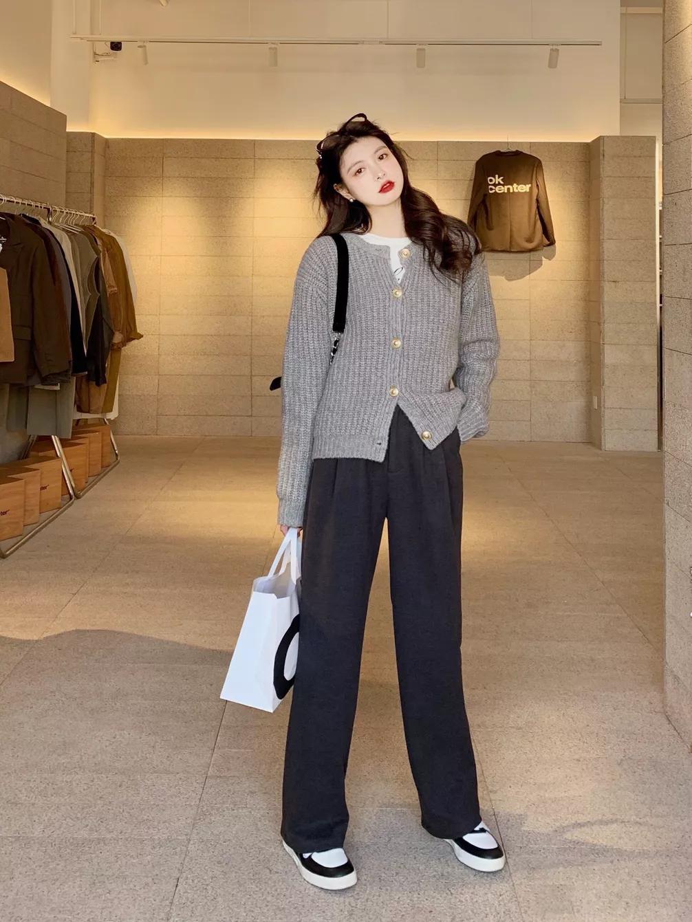 烂大街的阔腿裤也穿出高级感,阔腿裤就要选择保暖又显瘦的