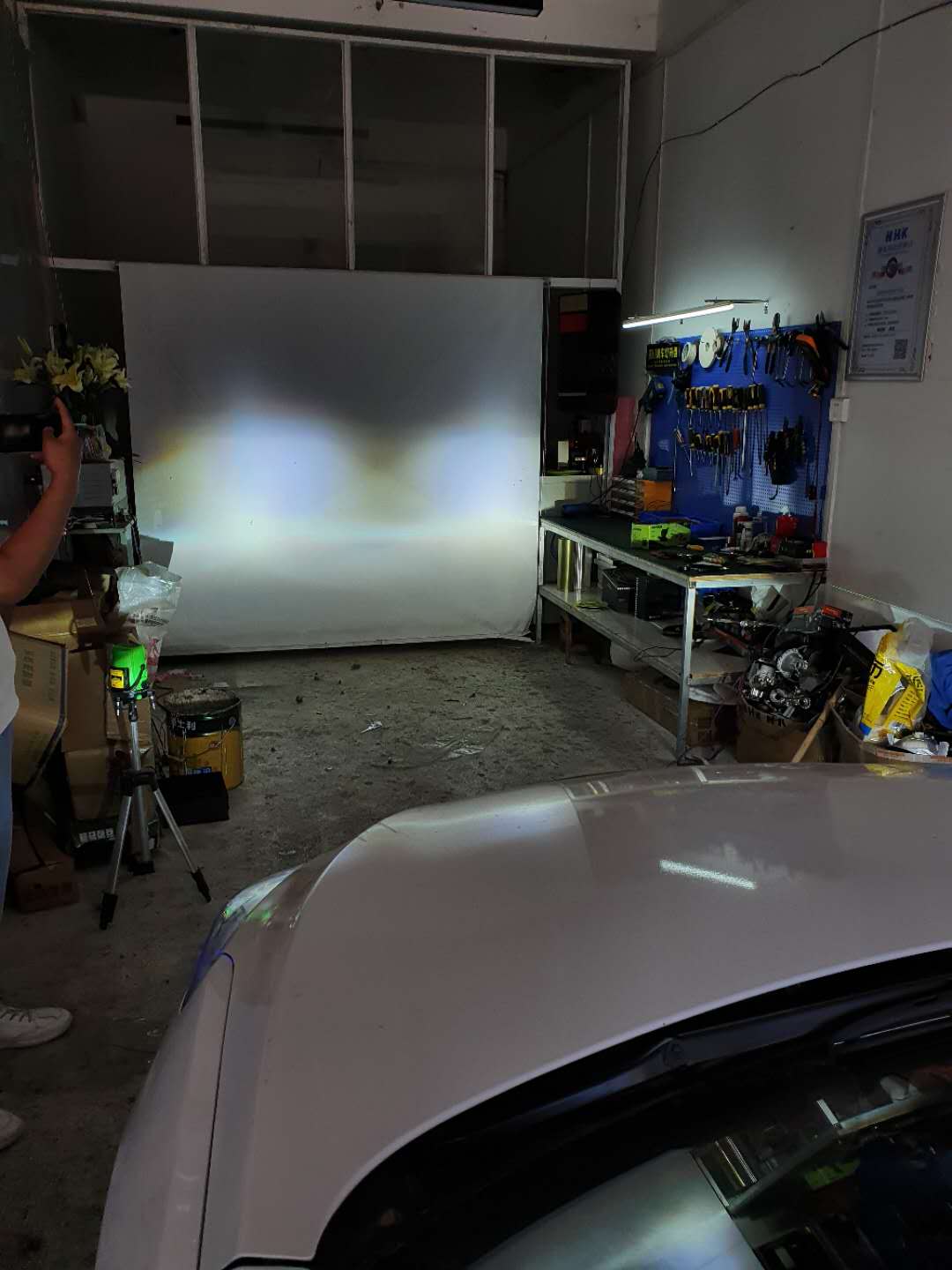 现代名图右大灯常亮怎么调,现代名图日行灯不亮了怎么修