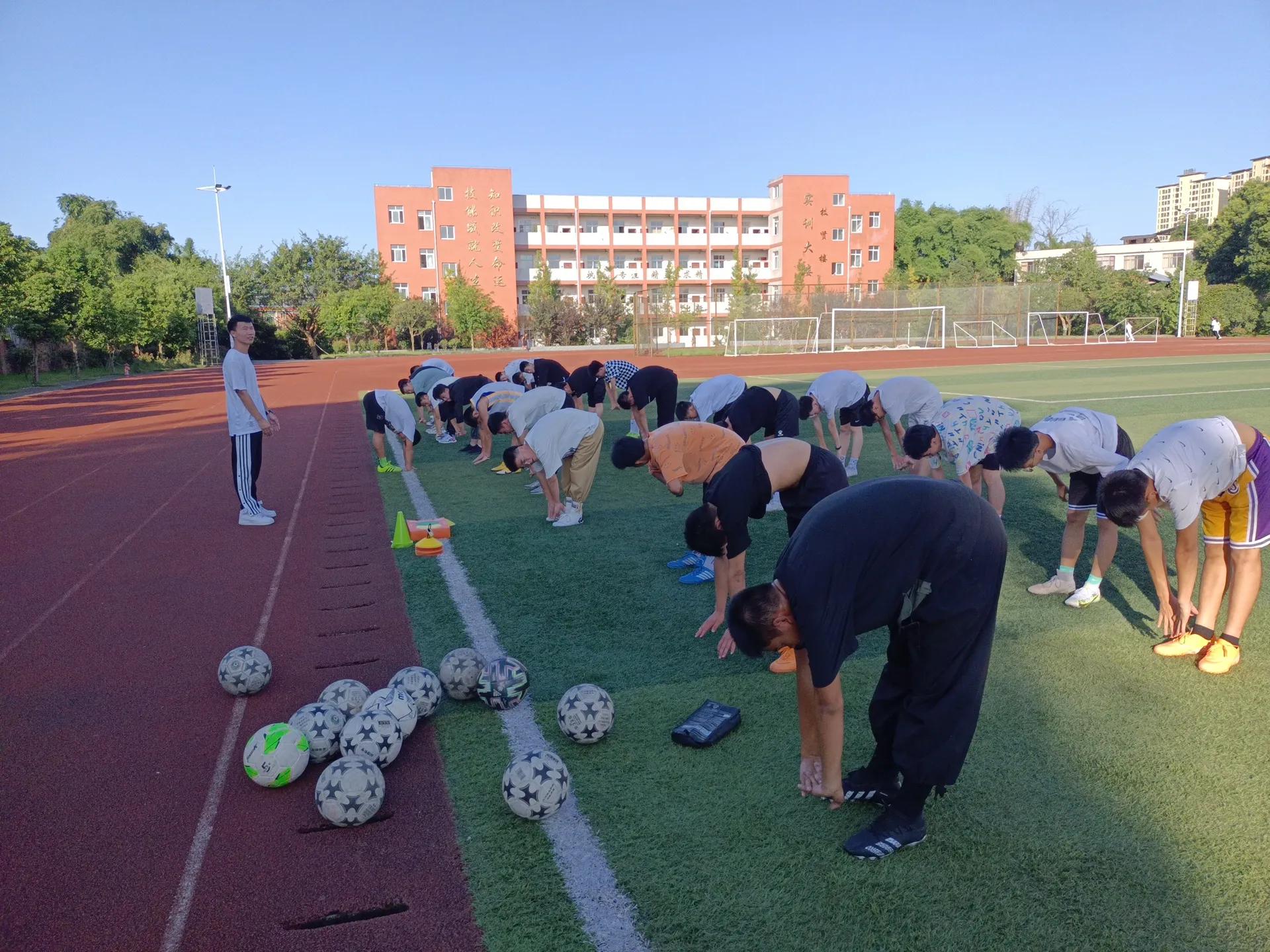 宜宾市高场职中学校视频,宜宾高场职校