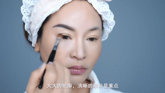 化妆的正确步骤顺序男生简单,雅诗兰黛化妆的正确步骤顺序
