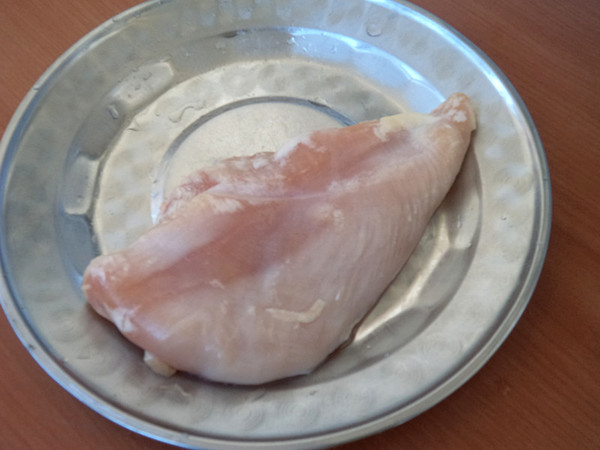 这道菜要常吃美容养颜少女感满满,女生必备的补血养颜的菜