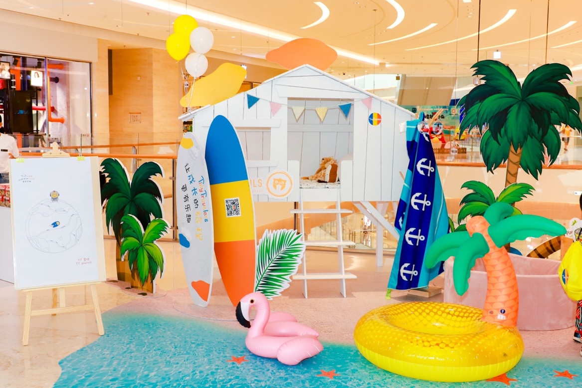 百果园将水果卖到高铁,网红餐厅“鲜猫”进入厦门|开店日报