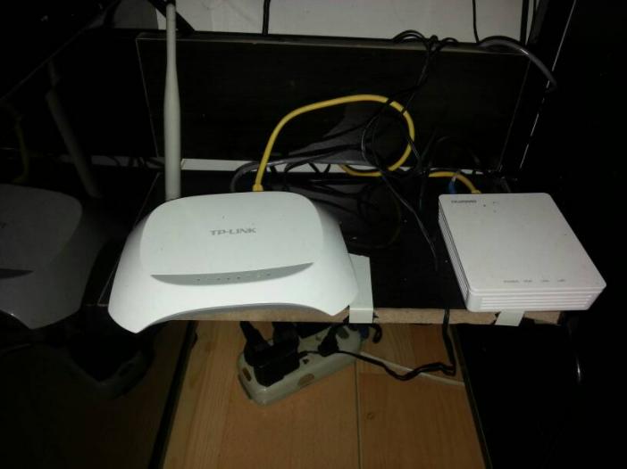 红米路由器ac2100为什么经常断网,tc7001路由器老是断网是怎么回事