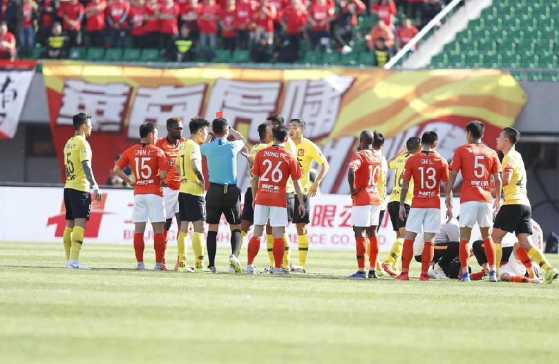 保利尼奥红牌视频,保利尼奥打破质疑