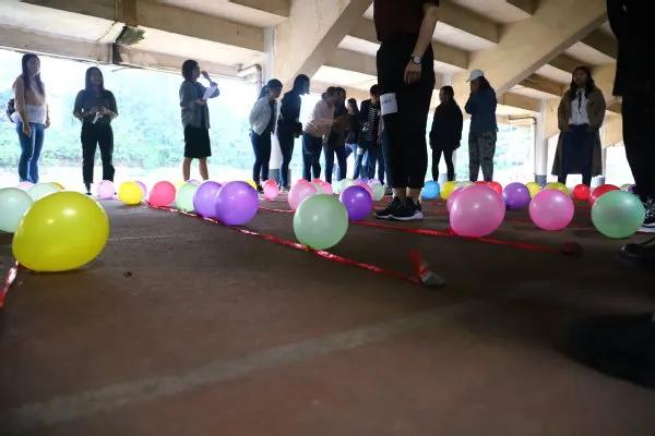 团建心理活动游戏大全,团建100个趣味游戏视频