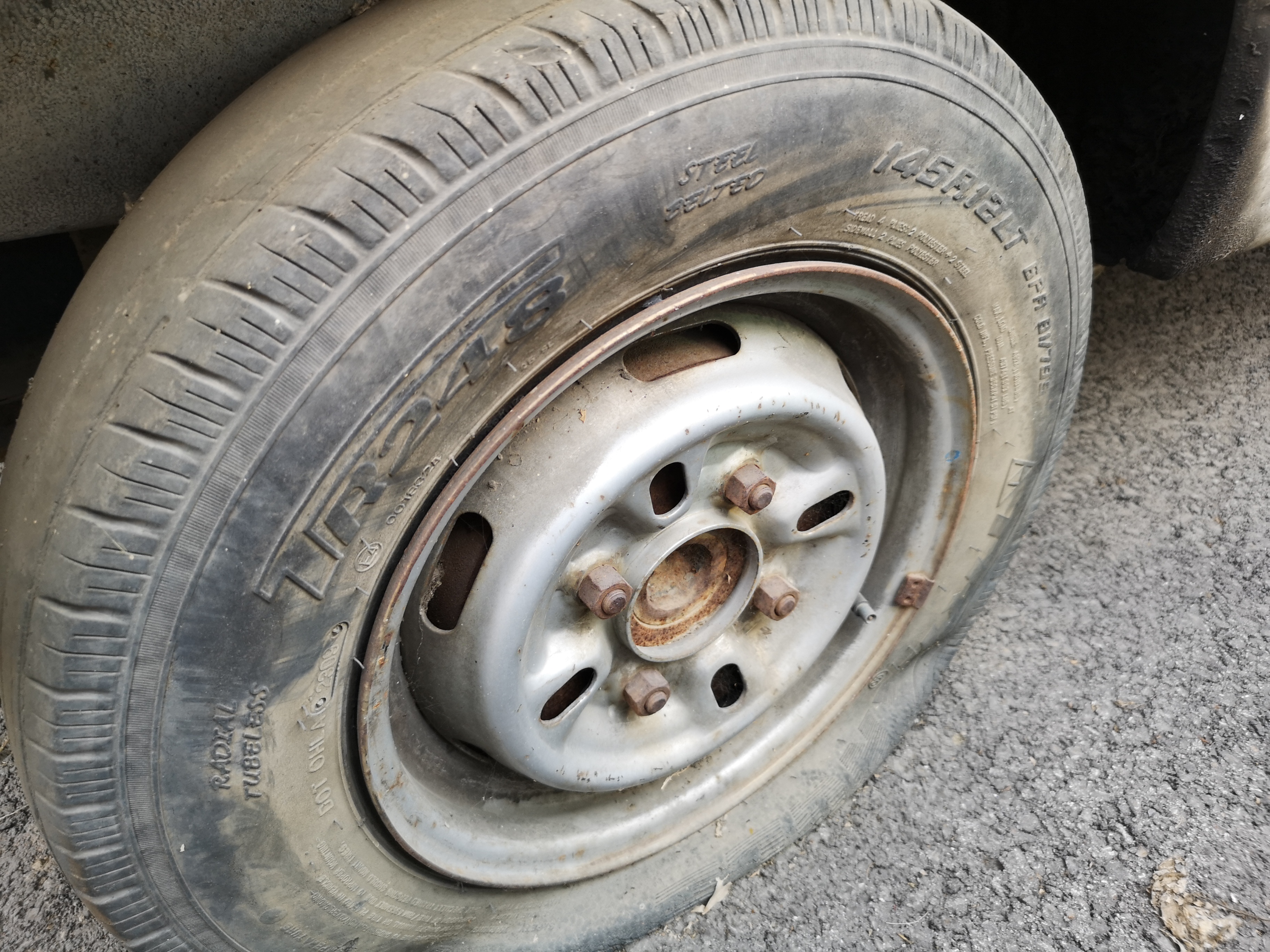 重回八九十年代停车场实拍长安经典老微面