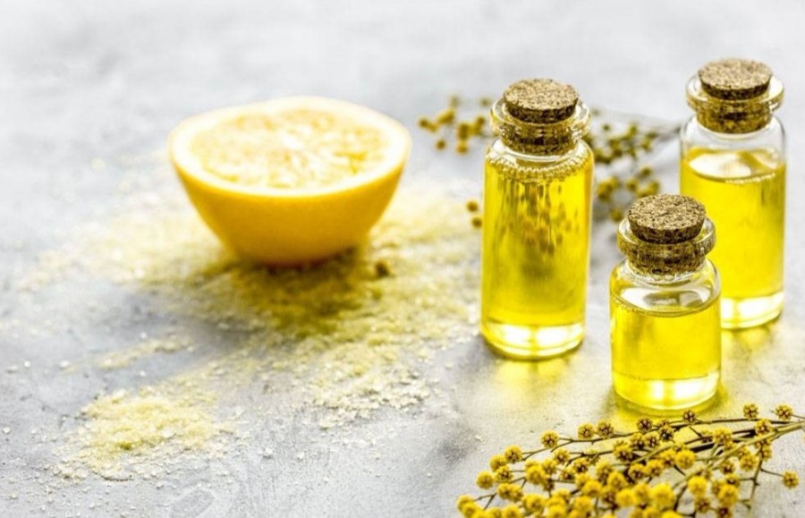 化妆品精油的功效和使用方法,化妆品的精油的作用与功效