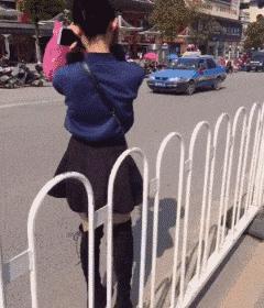 搞笑gif你们这些城里人太会玩了,搞笑gif逗比的世界你永远理解不了