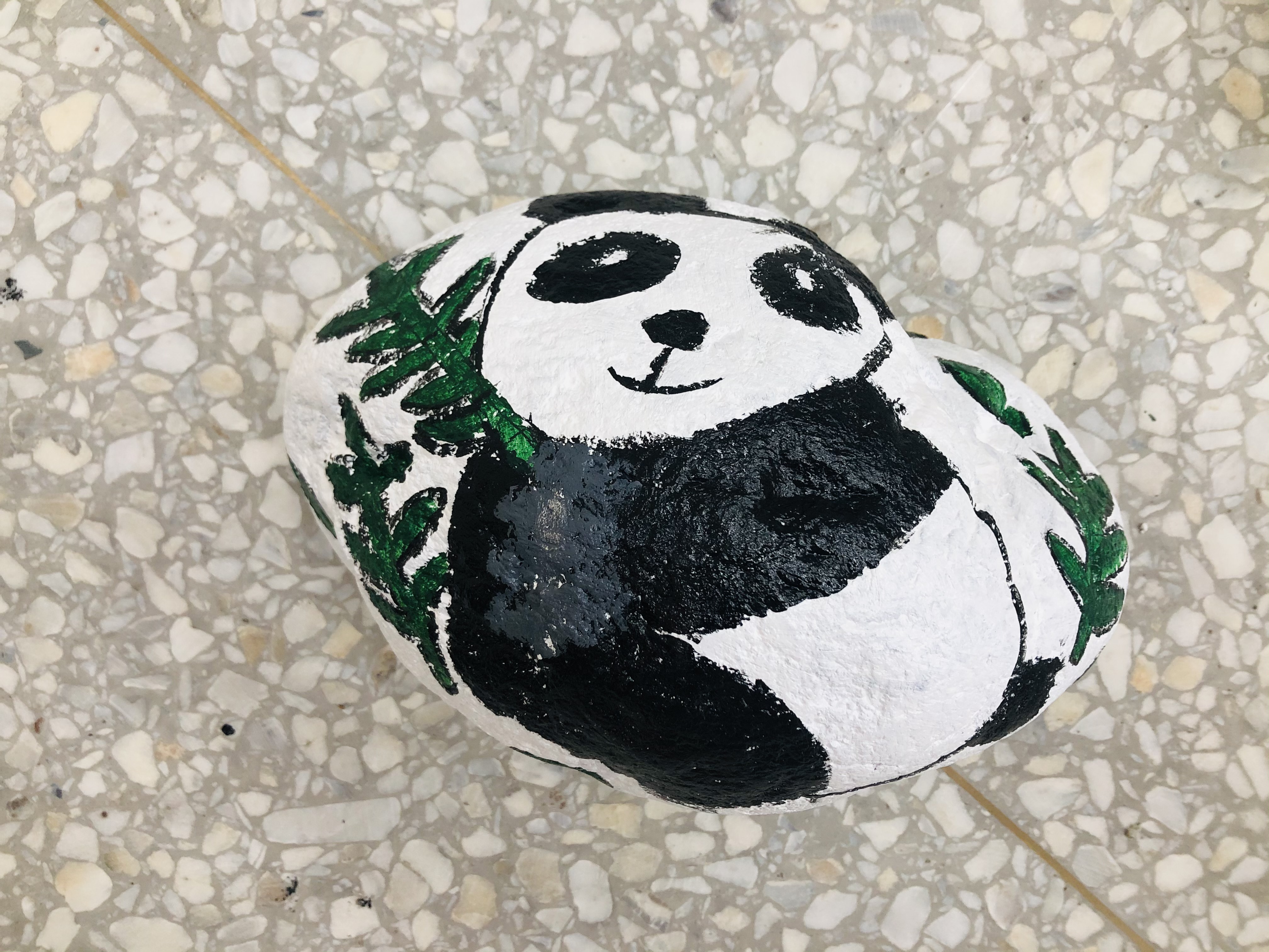 初学石头画作品,捡到的石头该画些什么