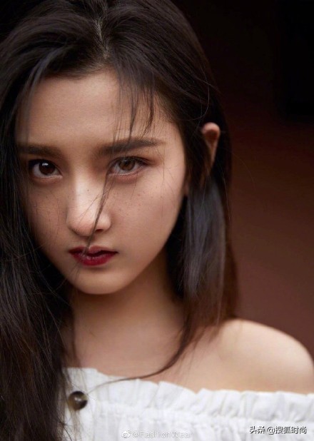 欧阳娜娜、宋祖儿都化过，承包热搜的雀斑妆到底有什么魔力