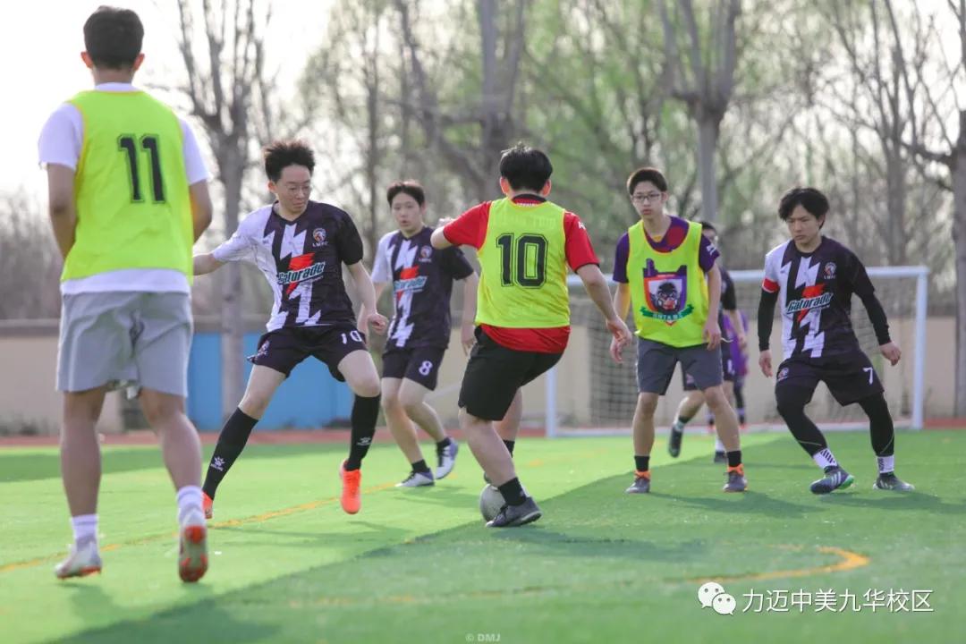 绿茵梦想骄阳下的热血足球赛上演,青春飞扬激情篮球赛