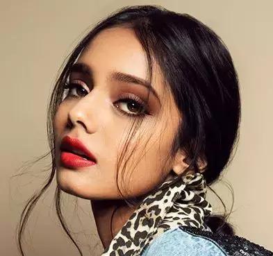 玛丽黛佳和美宝莲腮红哪个好,玛丽黛佳最新款