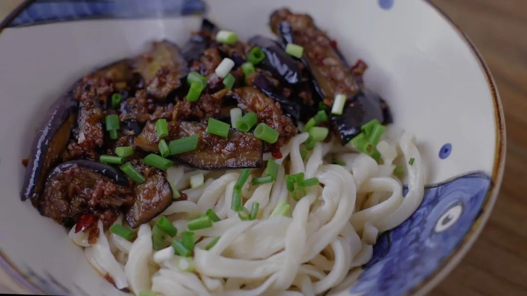 膨胀了，自己在家做的拉面，比大排长队的网红面馆还好吃