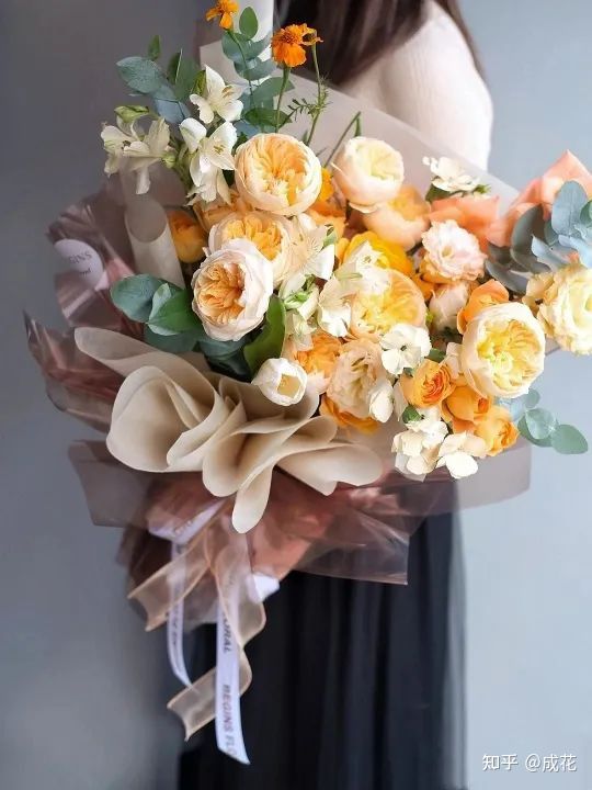 卖花包装纸选什么颜色,新手开花店怎么选择包装纸