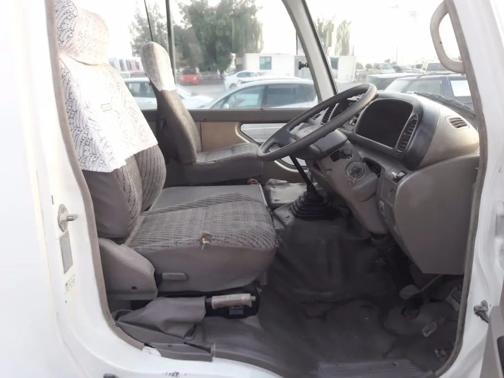 真考斯特和仿考斯特,丰田考斯特各个版本