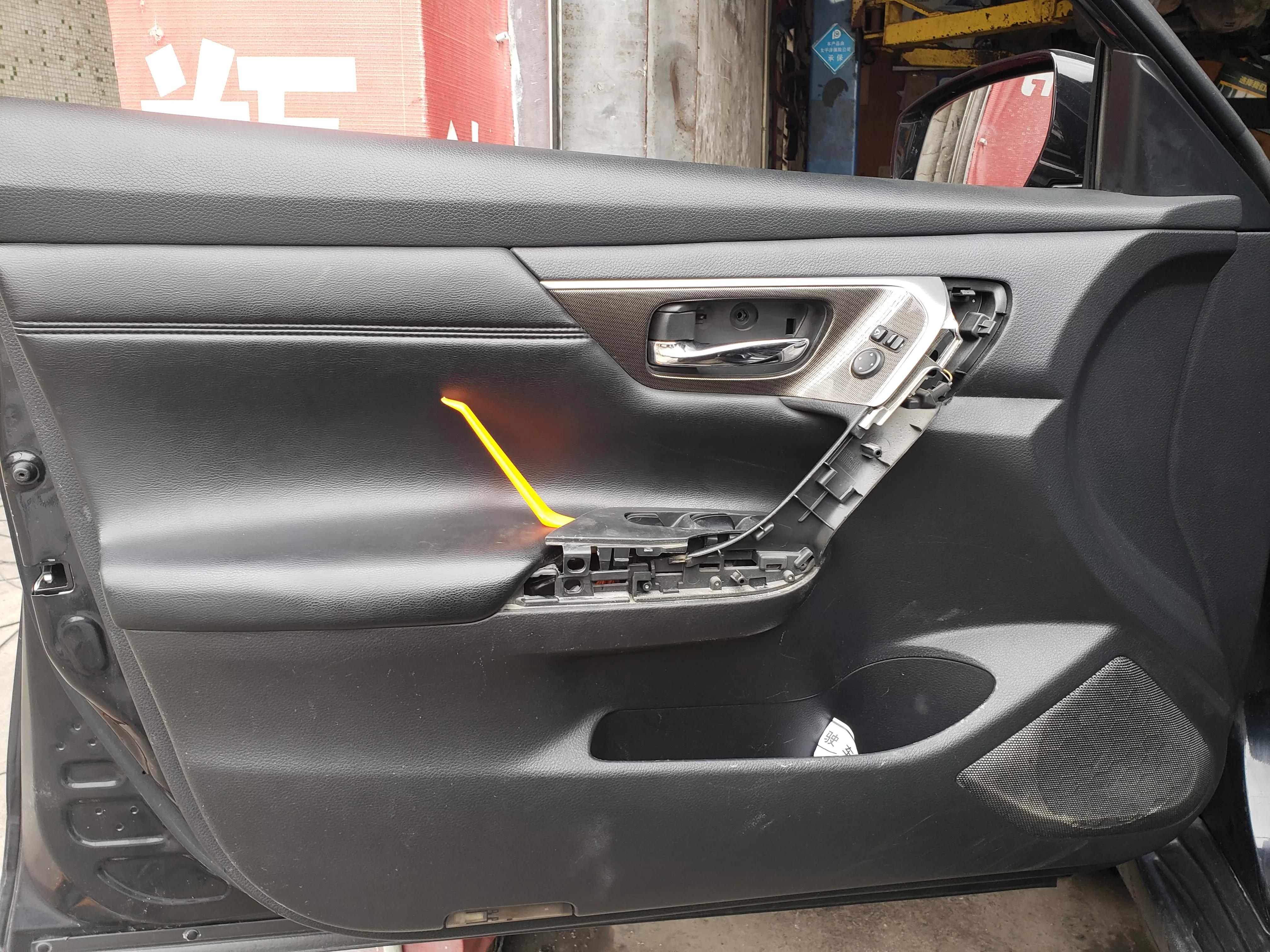 天籁车门玻璃升降器怎么拆卸,尼桑天籁玻璃升降器开关